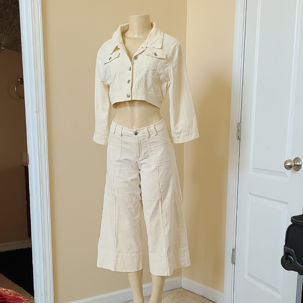 Whats Hot Capri Set